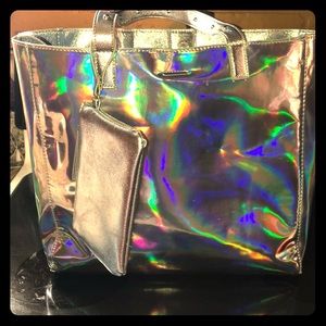 Holographic tote